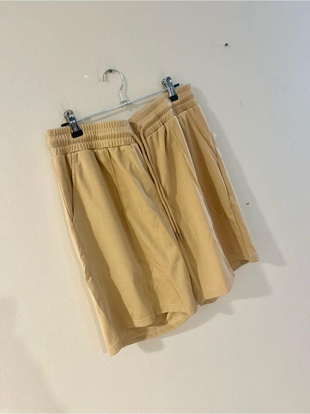 Men's Elastic-Waist Beige Casual Shorts